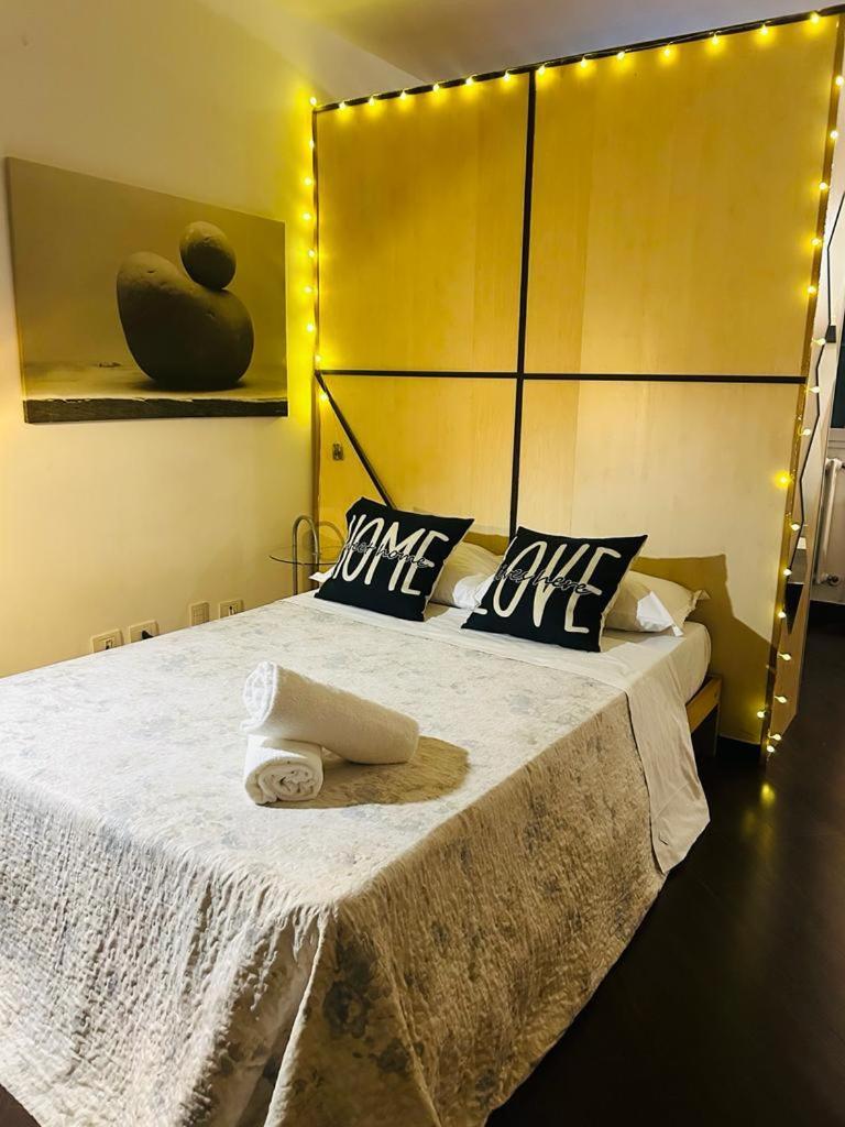 Easy Room Italy Prada Milano Eksteriør billede
